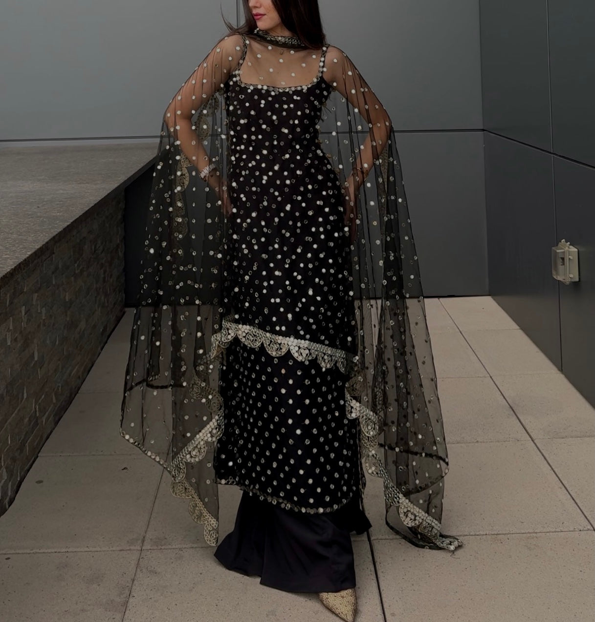 Black Sheesha Outfit